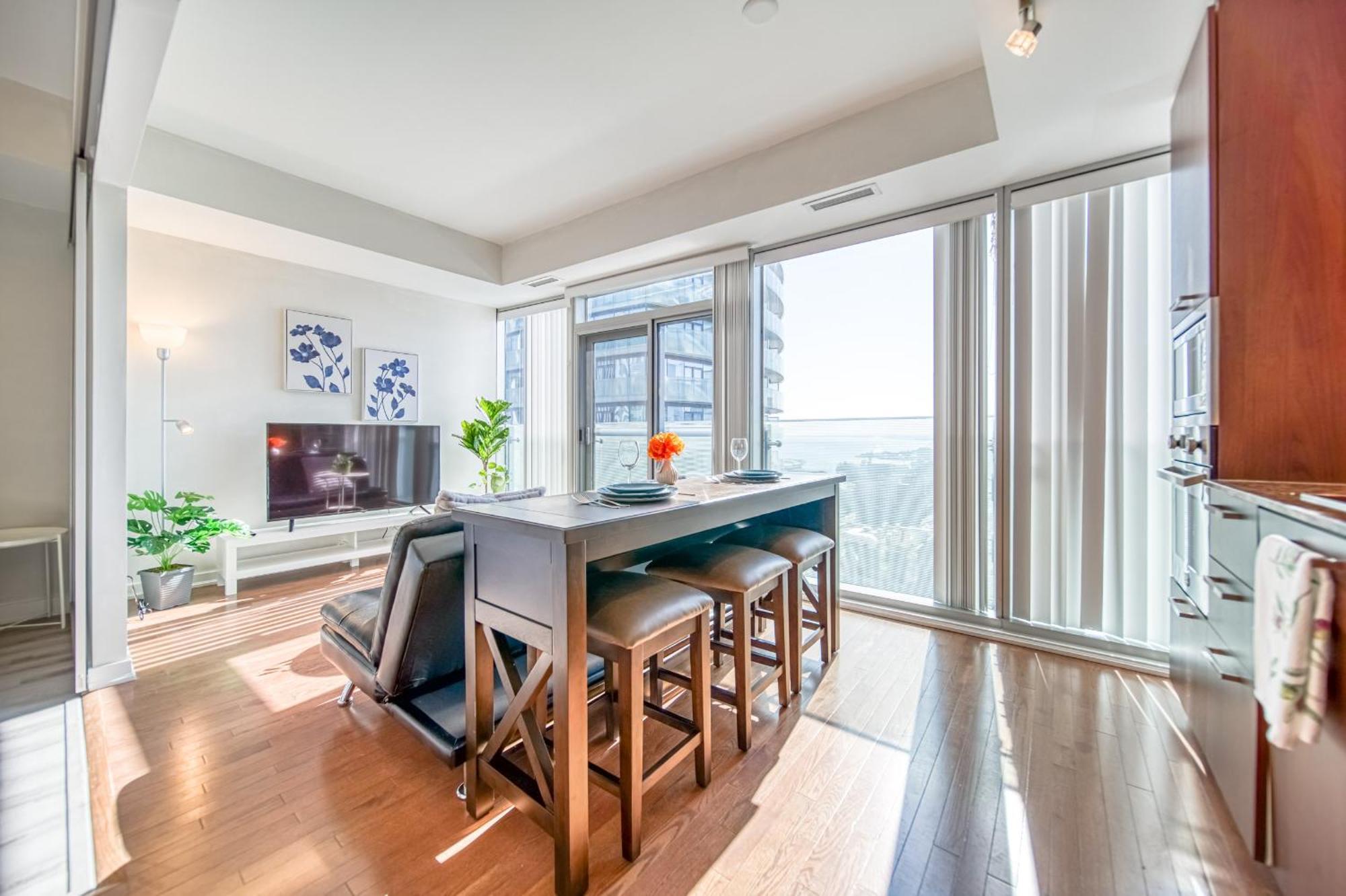 Skytree - Modern Rusty Condo Close To Union Station In Heart Of Downtown Toronto Room photo