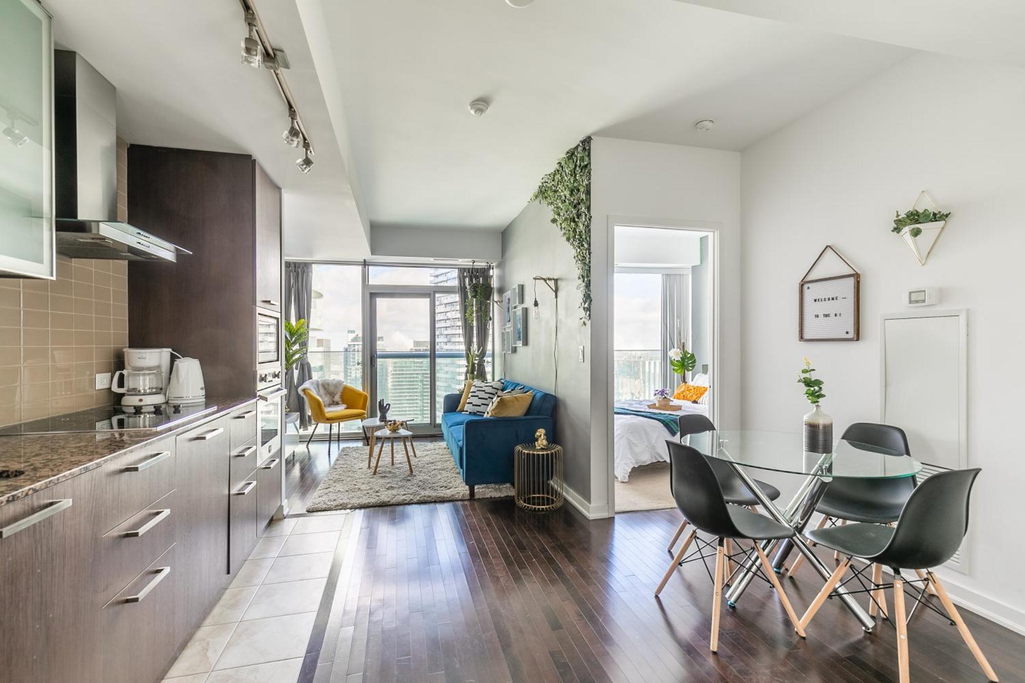 Skytree - Modern Rusty Condo Close To Union Station In Heart Of Downtown Toronto Room photo